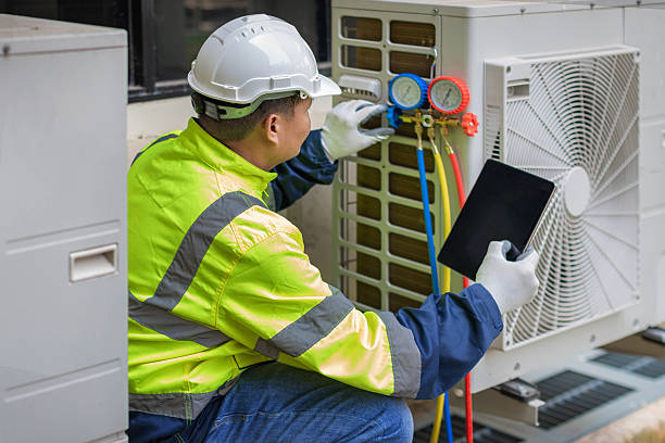 Professional Heat Pump Repair technician working in Ceresco, NE